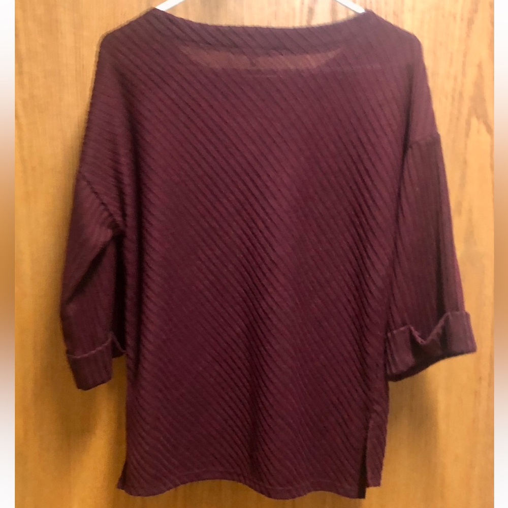RED by BKE Buckle Maroon Ribbed Knit Sweater Size S NWT - Picture 3 of 8
